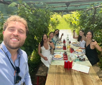 Tasting in a Tuscan Vineyard with transfer from Pisa
