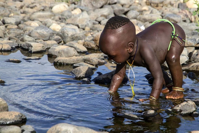 Addis Ababa: Omo Valley 8-Day Guided Tour with Flights