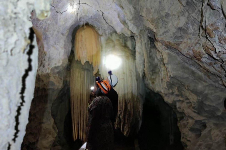 Krabi: Esplora la grotta di Tham Khlang e l&#039;avventura della Laguna Blu