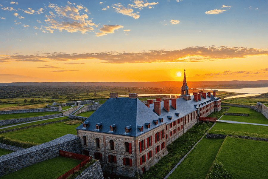 Sydney: Tour zu zwei Leuchttürmen und zur Festung Louisbourg. Foto: GetYourGuide