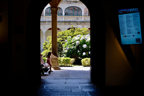 Santiago de Compostela: Food Tour with 6 Tastings & Drinks