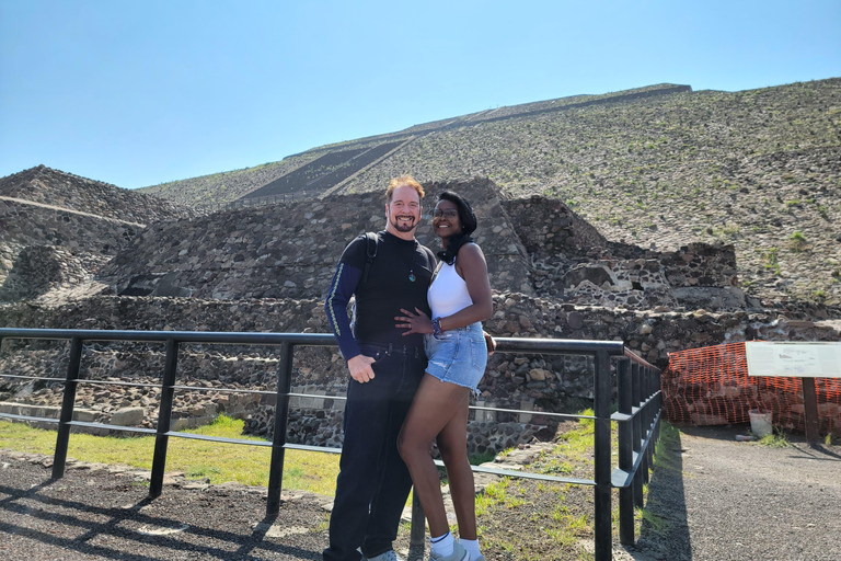 Teotihuacan tour+ontbijt in grot+ophaalservice van CDMX