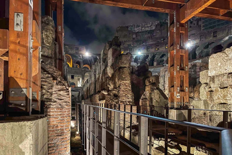 Rzym: Koloseum nocą z Underground & Arena Floor Tour