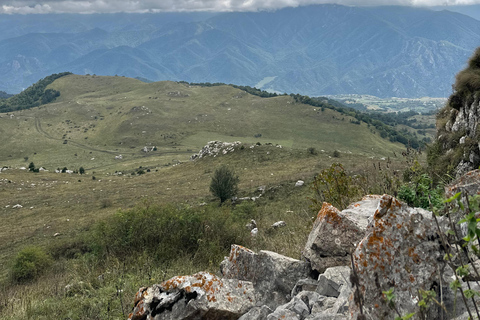 La vida del pueblo y una de las famosas montañas de Armenia