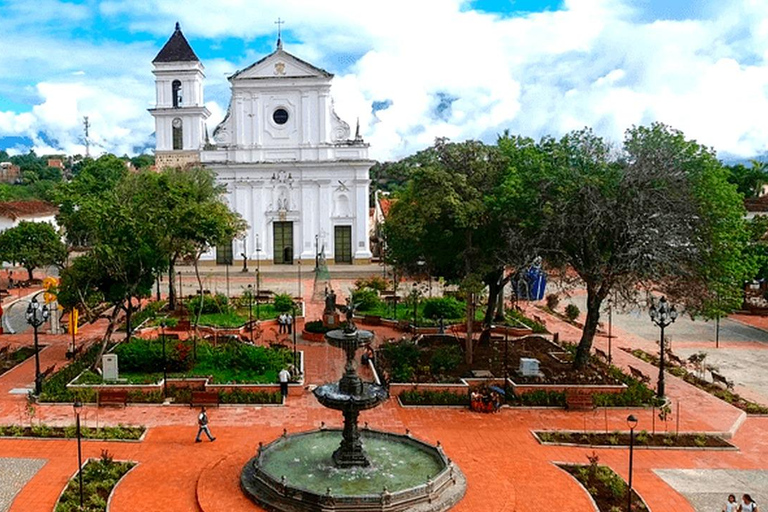 Medellín: Santa Fe de Antioquia Tour with Lunch