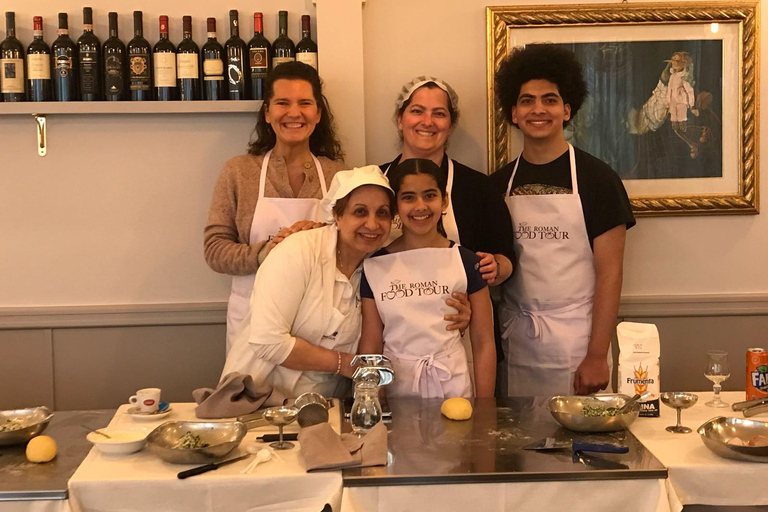 Milan: Pasta and Tiramisu Cooking Class with Wine