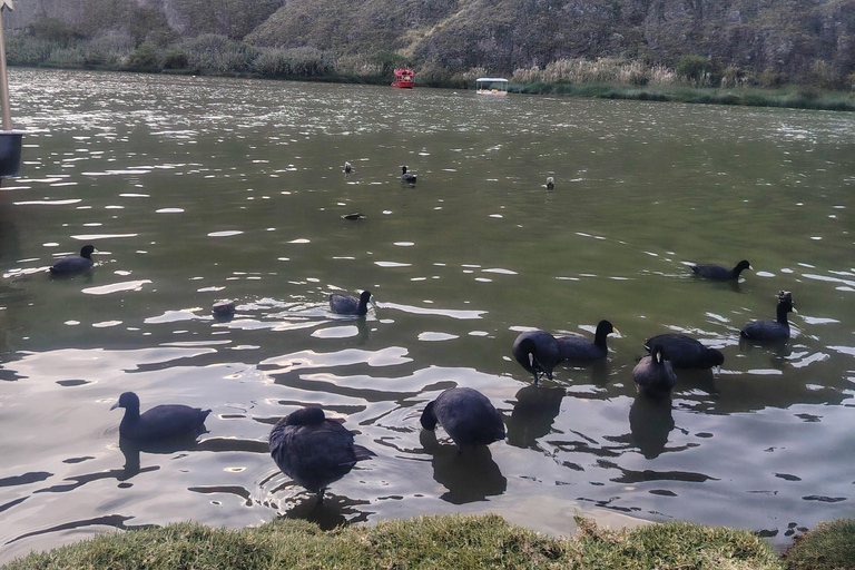 Quito: Baños de Agua Santa, Cotopaxi, Yambo Lagoon Tour, 2 days 1 night