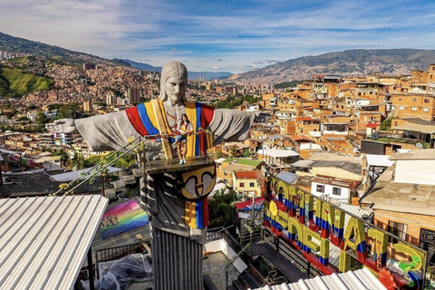 Medellín: City Tour, Botero, Comuna 13 & Metrocable