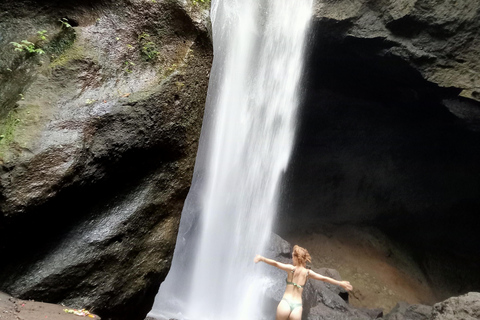 Entdecke die versteckten Juwelen der Wasserfälle in UbudPrivate Gruppe mit englischsprachigem Guide Tour