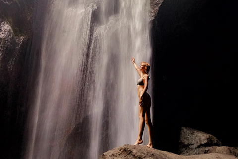 Entdecke die versteckten Juwelen der Wasserfälle in UbudPrivate Gruppe mit englischsprachigem Guide Tour