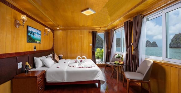 Hanoi: 2-Day Ha Long and Lan Ha Bay Cruise with Kayaking