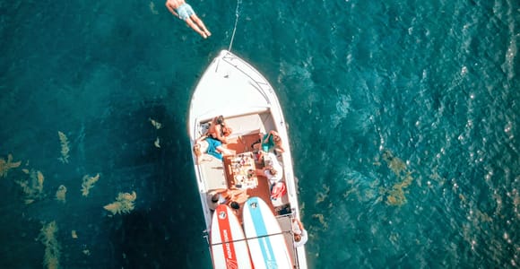 Sesimbra: Essencial Boat Tour with SUP and Snorkeling