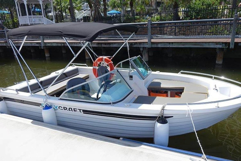 Gold Coast Boat Hire, 8 person Bow Rider Boat Rental Gold Coast Boat Hire, 8 person Bow Rider 4 Hour Rental