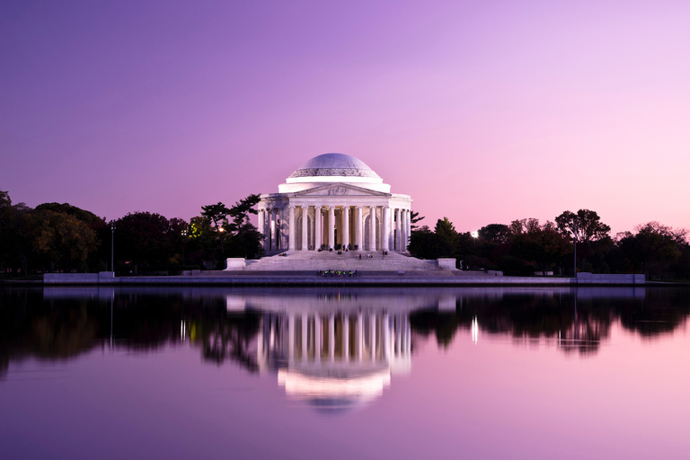 DC: Monuments &amp; Memorials Sunset Tour med Live GuideDC: Monuments and Memorials Sunset Tour med buss med öppen takhiss