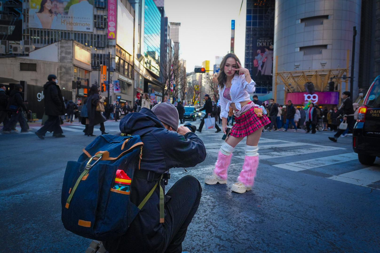 Tokyo: Private Shibuya Neon Lights Photo Tour