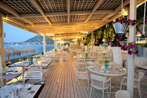 Athènes : excursion d&#039;une journée en bateau avec baignade et piscine thermaleAthènes : excursion d&#039;une journée en bateau vers les îles avec baignade