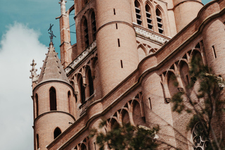Albi: Food and Market Tour with Tastings and Historic Walk