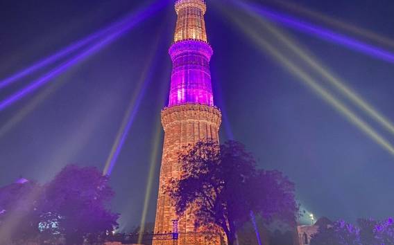 Neu-Delhi: Qutub Minar Light & Sound Show