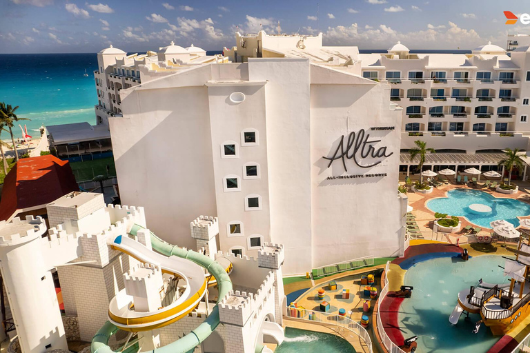 Navette privée de l'aéroport CUN à Wyndham Alltra Cancun