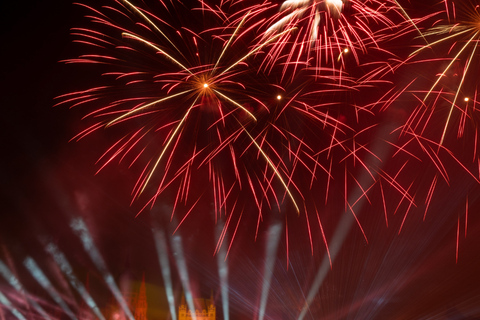 Budapest: NYE Sightseeing Party Cruise with Live DJ NYE Sightseeing Party Cruise with Live DJ