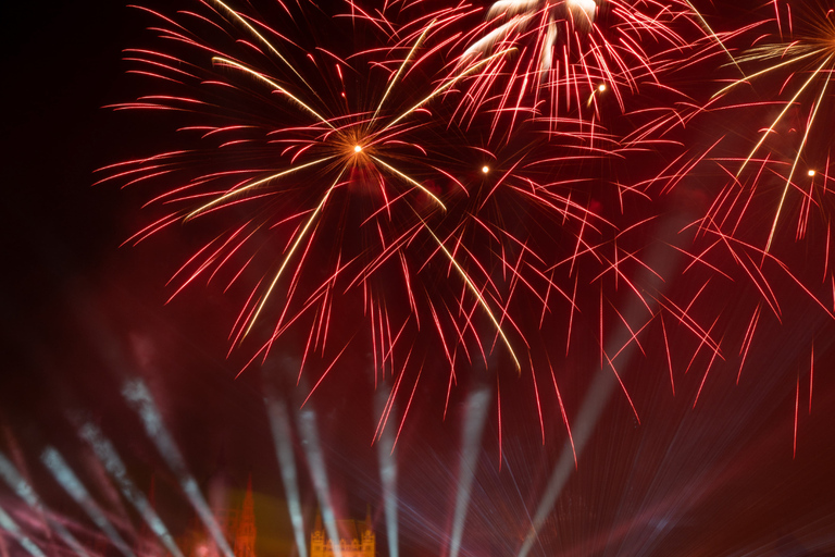 Budapest: NYE Sightseeing Party Cruise with Live DJ NYE Sightseeing Party Cruise with Live DJ