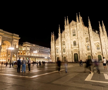 Milan: Private Night Tour with Local Driver