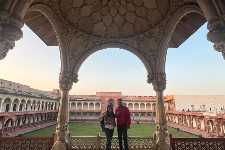Von Agra aus: Buche dein Taj Mahal Ticket mit Mausoleum & GuideTaj Mahal Ticket mit Mausoleum & Führer, Auto