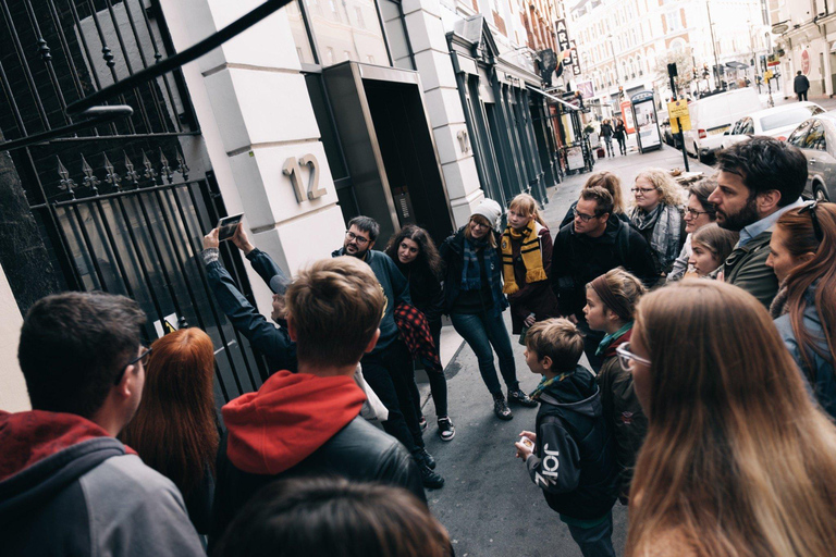 Edinburgh Old Town & Hidden Gems Tour in German The Ultimate Guide to Edinburgh- in German