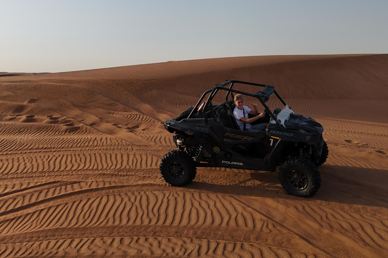 Dubai: Duin Buggy Safari en kamelenrit met vervoer2-zits met gedeelde vervoersservice