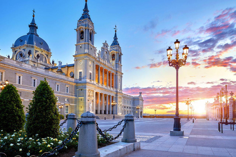 Madrid : L&#039;après-midi, visite du Palais royal et de la cathédrale de l&#039;Almudena