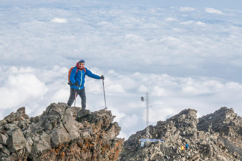 Arusha: Women's Mt. Meru 4-Day Trekking Adventure