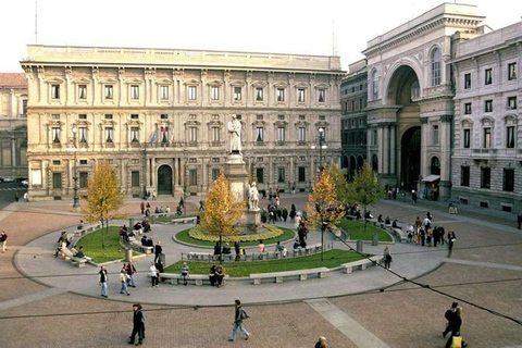 Milano: Guidad stadsrundtur med Duomo och valfri terrassSmågruppsresa med tillgång till terrass (hiss)