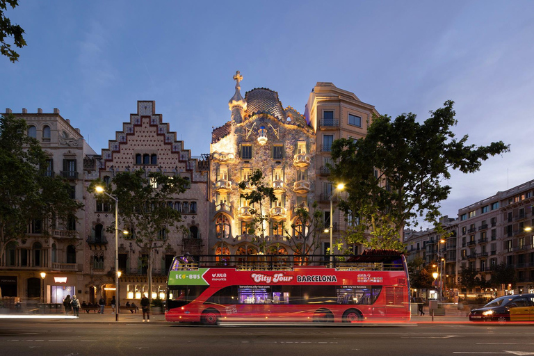 Barcelona: Night Bus Tour with Live Guide English Tour
