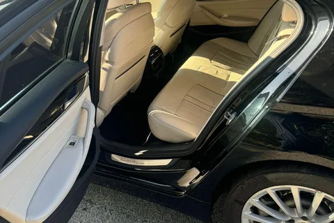 Luxury private transfer Malpensa airport to Linate airport
