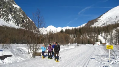 Courmayeur: Schneeschuhwandern bei Sonnenuntergang und Besuch eines ...