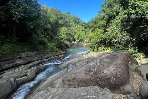 San Juan : Excursion au toboggan aquatique et aux chutes d'eau d'El Yunque avec collations