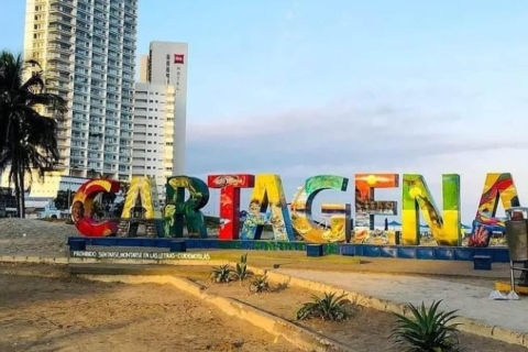 Cartagena: Wycieczka po mieście typowym kolumbijskim autobusem ChivaCityTour w typowym autobusie - tradycyjna wycieczka po Cartagenie!