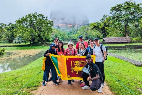 8-daagse klassieke rondreis door Sri Lanka: Privéchauffeur & accommodatie