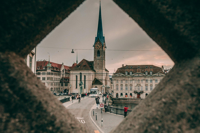 Zurich Old Town: Photo, History & Hidden Gems (2hrs) Zurich Old Town: A Photo & History Walk (2hrs)