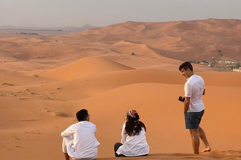 Riyadh: Red Sands Dunes Tour with Camel Ride & Snacks