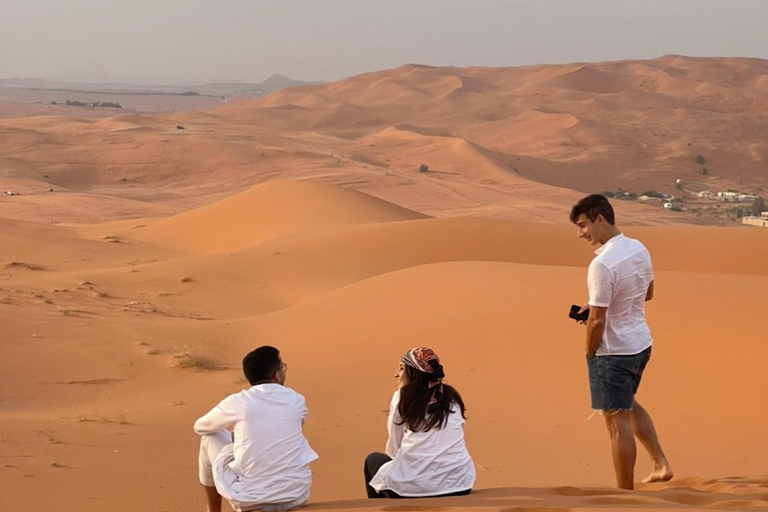 Riyadh: Red Sands Dunes Tour with Camel Ride & Snacks
