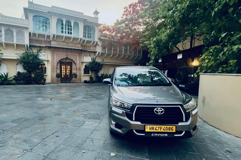 De Delhi : Transfert privé de Delhi à Jaipur en voiture Ac.