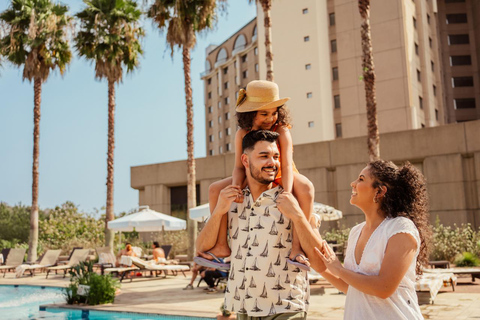 Gran Canaria: Private Playa del Inglés Holiday Photoshoot Standard: 20 photos | 30 mins