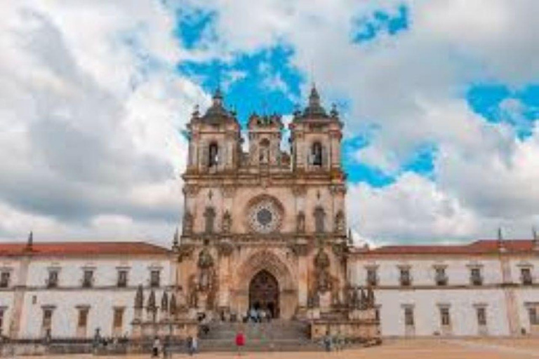From Lisbon: Medieval Tour, Batalha, Tomar, Alcobaça, Óbidos Private Tour Option
