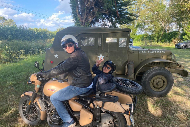 Bayeux: Tour privato in sidecar di mezza giornata della Normandia e della Seconda Guerra MondialeTour privato di mezza giornata in Sidecar della Normandia WWII 1 SideCar