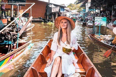 Bangkok: Maeklong Railway Market and Damnoen Saduak Tour