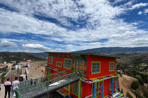 BOGOTA: Tour of Villa de Leyva, Ráquira, Pozos Azules and Puente de Boyacá