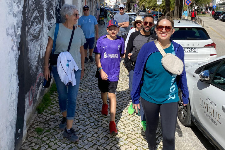 Lagos: Wandeltour met gids met Brodie uit AustraliëLagos: Wandeltour met gids en lokale tips