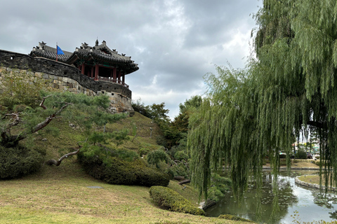 Seul: passeio histórico e gastronómico por Suwon com chá e sobremesa reais