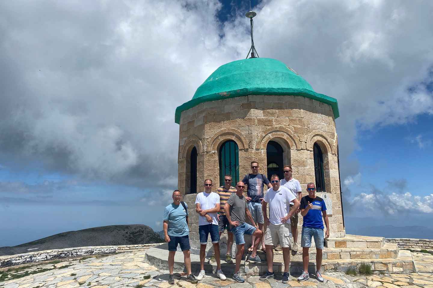 Berat: Geführte Reise zum Berg Tomorr und zum Bogove-Wasserfall